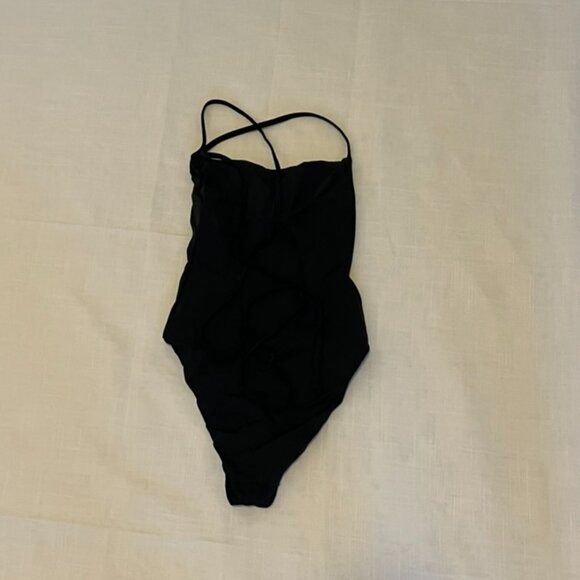 Andie The Fiji One Piece in Black - Picture 9 of 11